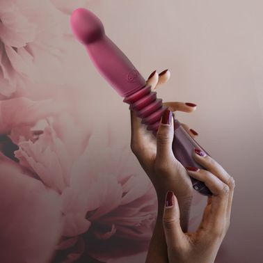 Пульсатор для точки G Blush Temptasia &ndash; Trixie Thrusting Dildo &ndash; Wine Red, 3 швидкості